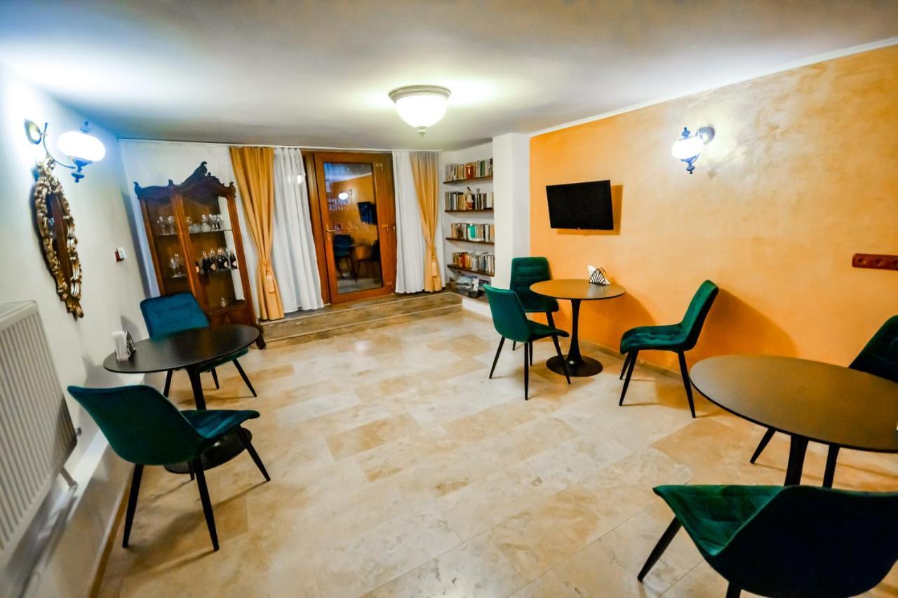Sarada Boutique Luxury Apartment Deva Exteriör bild